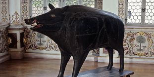 Reproduction of the famous wild boar in Urach Palace.