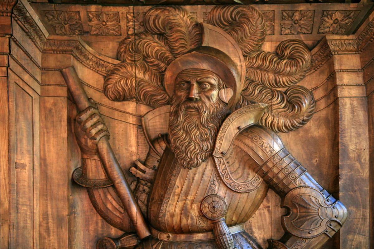 Detail of the wooden figure bearing the likeness of Count Heinrich von Württemberg in the Golden Hall, Urach Palace