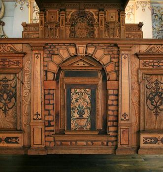 Detail of the bridal bed in the Golden Hall, Urach Palace