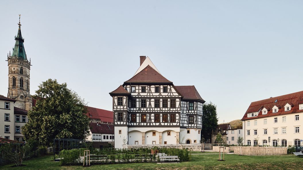 Residenzschloss Urach mit Stiftskirche St. Amadeus