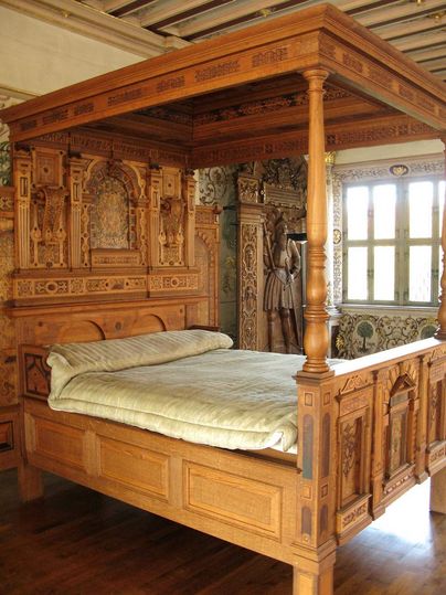 Residenzschloss Urach, Bett im Goldenen Saal