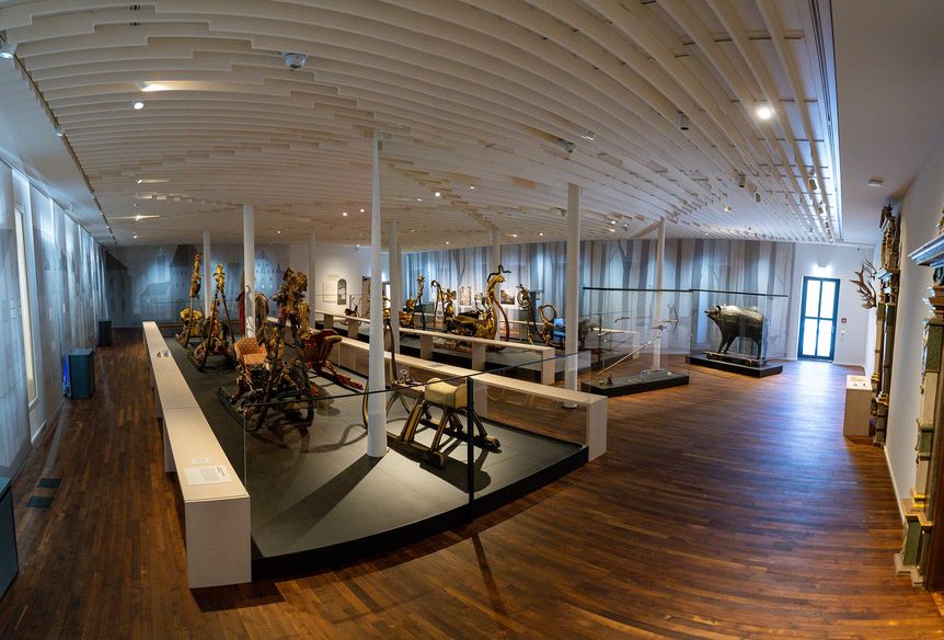 Residenzschloss Urach, innen, Prunkschlittensammlung