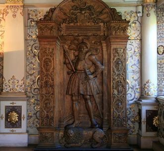 Hölzernes Modell mit dem Bildnis des Grafen Heinrich von Württemberg im Goldenen Saal von Schloss Urach