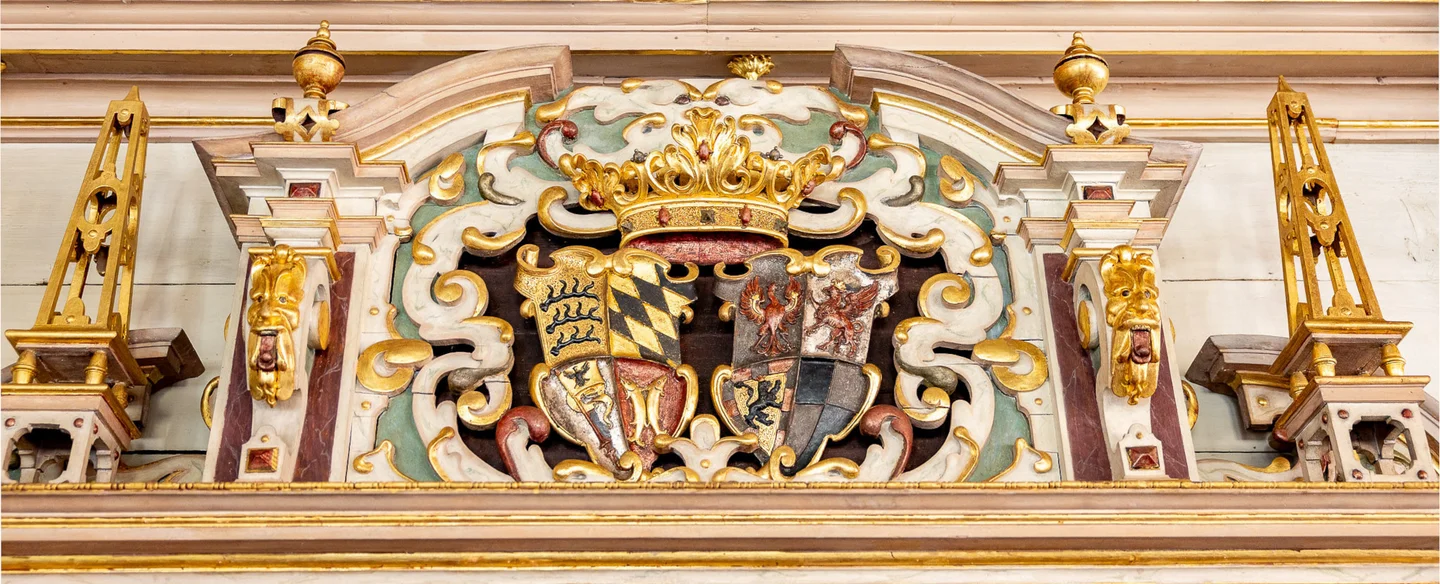Residenzschloss Urach, Detailansicht Wappen im Goldenen Saal