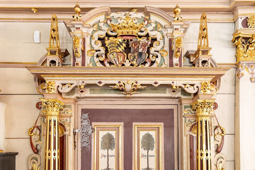 Residenzschloss Urach, innen, Goldener Saal, Portal