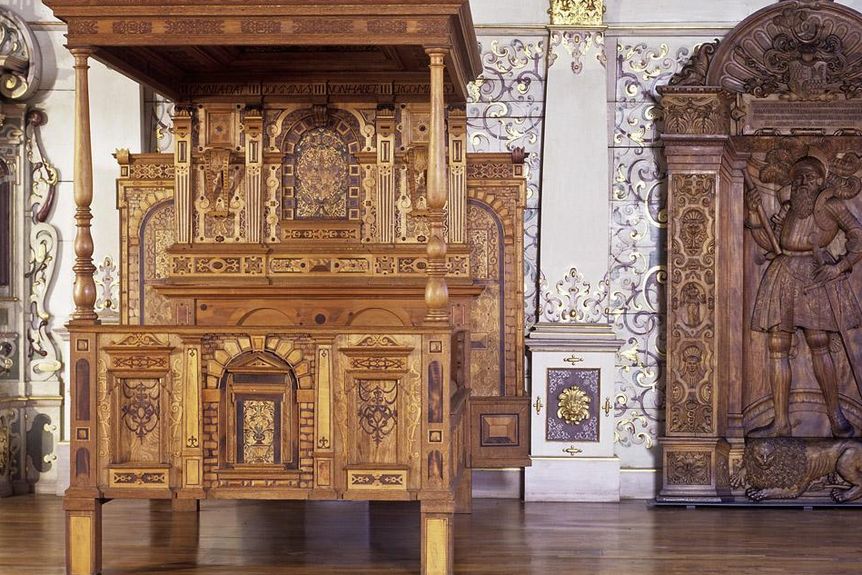 Foto: Staatliche Schlösser und Gärten Baden-Württemberg, Tom Philippi Renaissance-Prunkbett im Goldenen Saal von Schloss Urach